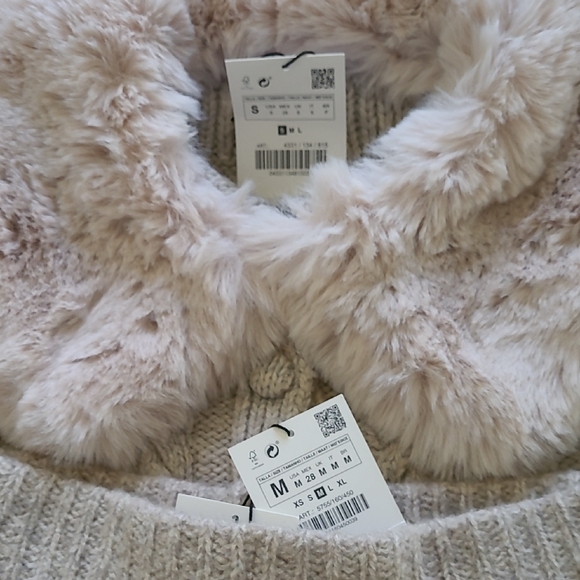 Zara Chunky Knit Cardigan (Sz S) Shorts (Sz M) Set with Faux Fur Collar. - Picture 7 of 8
